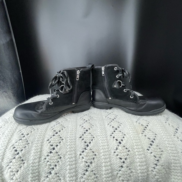 UGG Women’s 8 Black Hapsburg Hiker Leather Suede Lace Up Winter Boot Waterproof - Picture 5 of 8